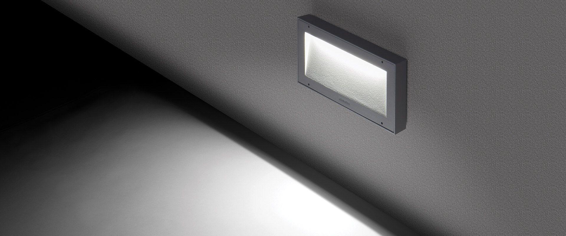 Luce segnapasso LED LOMBARDO KOI 220, 9W, 1300 lumen, colore luce bianco naturale 4000K, colore scocca grigio high tech