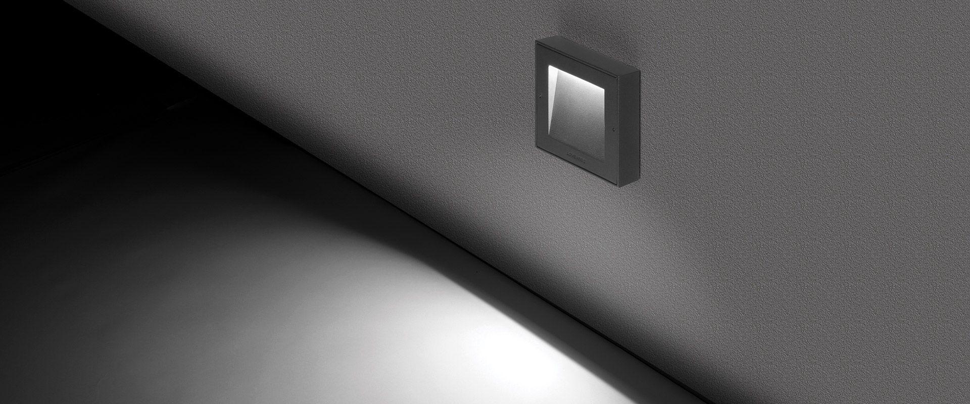 Luce segnapasso LED LOMBARDO KOI 110, 6W, 750 lumen, colore luce bianco naturale 4000K, colore scocca grigio high tech