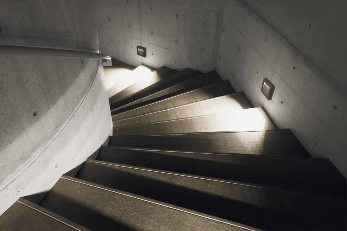 Luce segnapasso LED LOMBARDO KOI 110, 6W, 750 lumen, colore luce bianco naturale 4000K, colore scocca grigio high tech