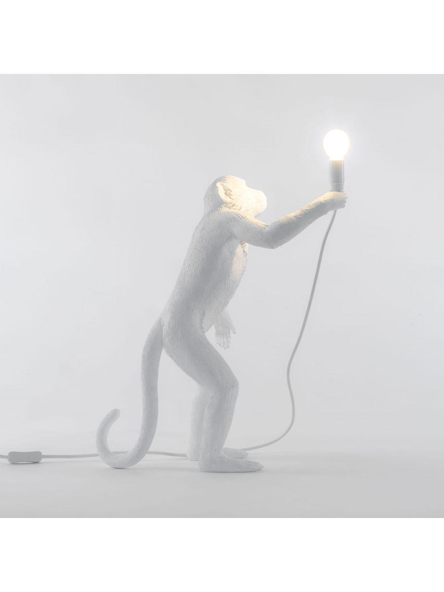 Lampada LED di design SELETTI MONKEY LAMP, versione da appoggio, in resina bianca, 46x27,5 h54 cm, SLT 14880.