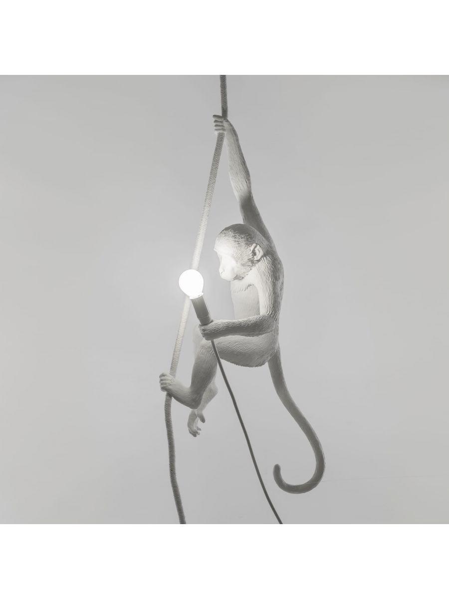 Lampada LED di design SELETTI MONKEY LAMP, versione da soffitto, in resina bianca, 37x25 h76,5 cm, SLT 14883.