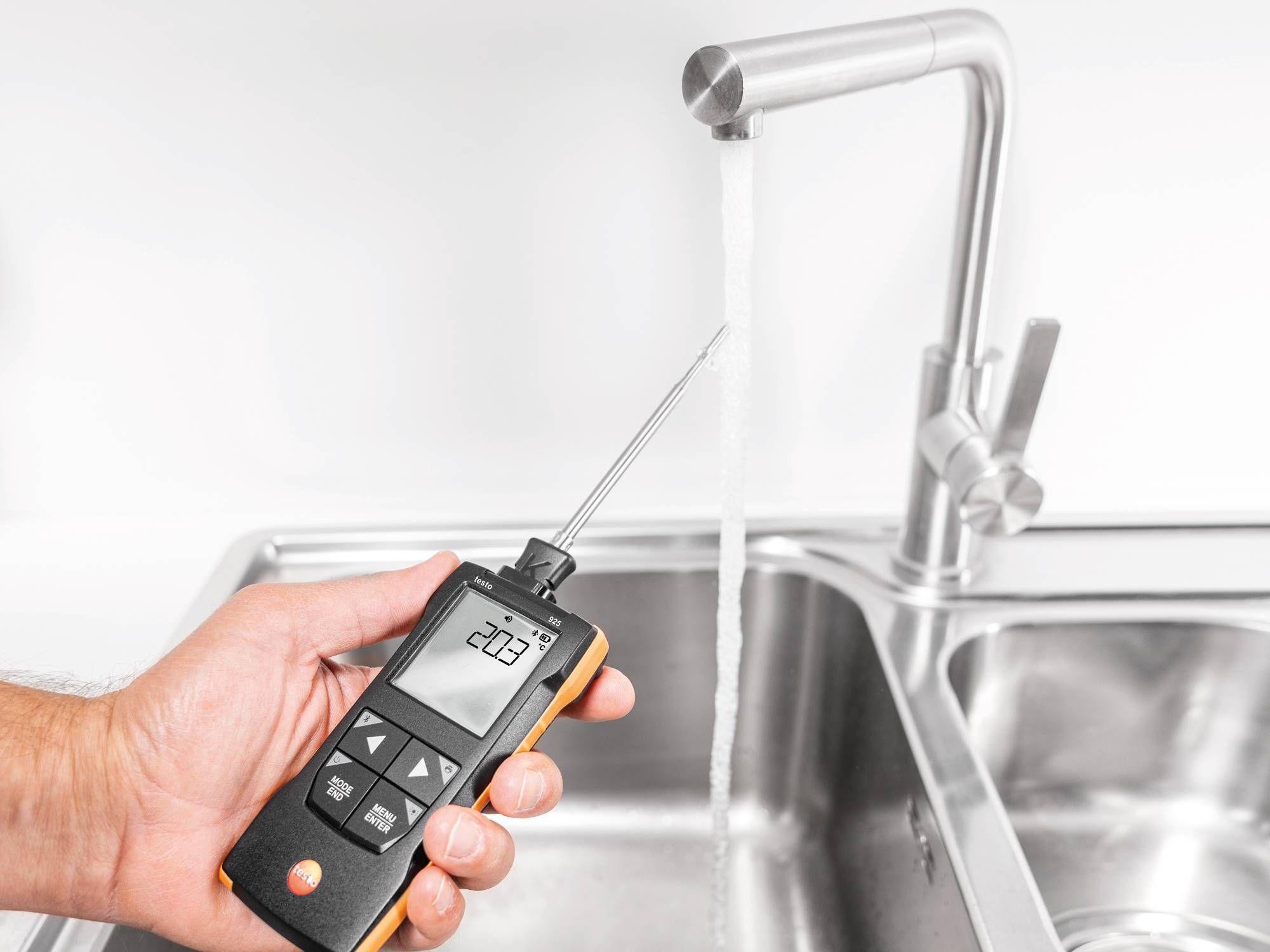 Strumento di misura della temperatura per TC Tipo K con collegamento allu2019app Testo 925 0563 0925