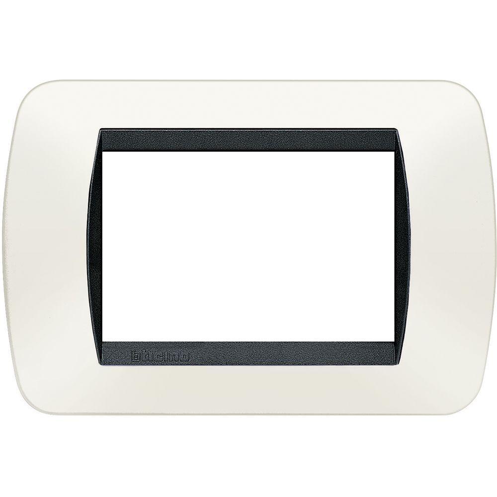 Placca Livinglight International 3 moduli 80x119mm Bticino L4803PB
