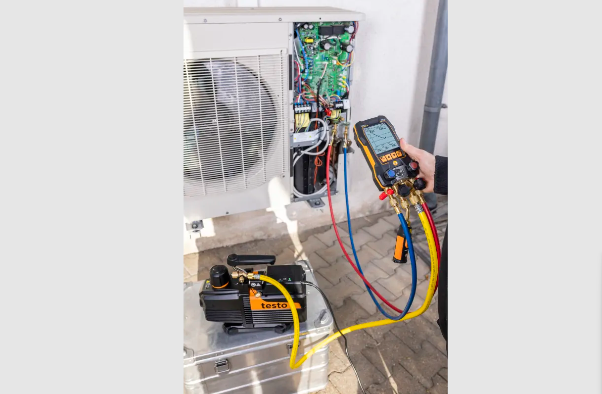 Kit Manifold Digitale 2 Vie con Bluetooth e Sonde a Pinza Cablate 550s Testo 0564 5501