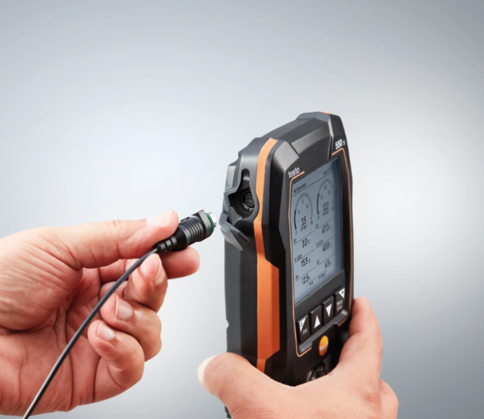 Kit Smart HVAC Testo 550s Manifold Digitale 2 Vie con Bluetooth e 2 Termometri a Pinza Wireless per Impianti di Refrigerazione e Climatizzazione Testo 0564 5502 