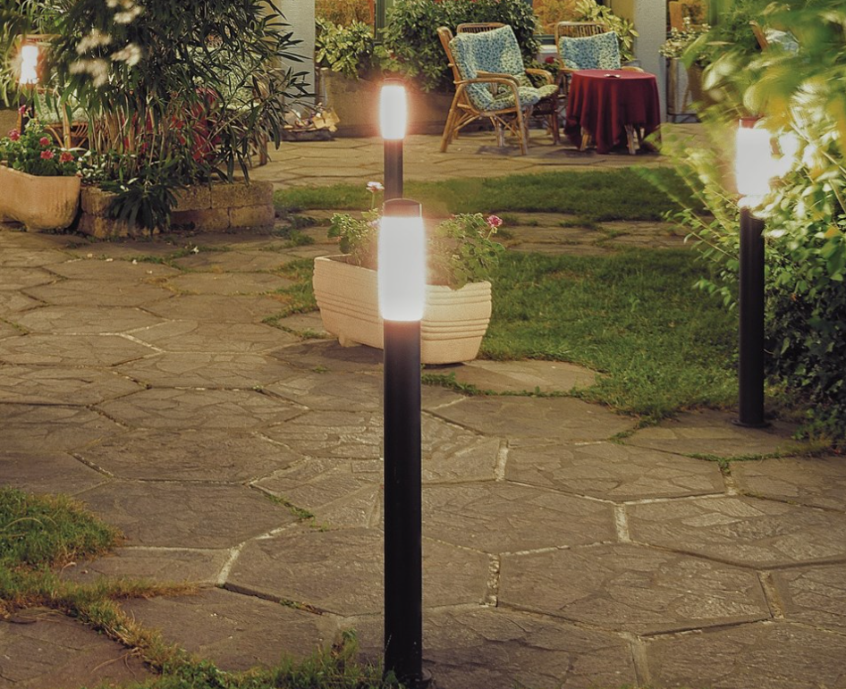 testa palo LED nera dettaglio singolo elemento per installazione esterna