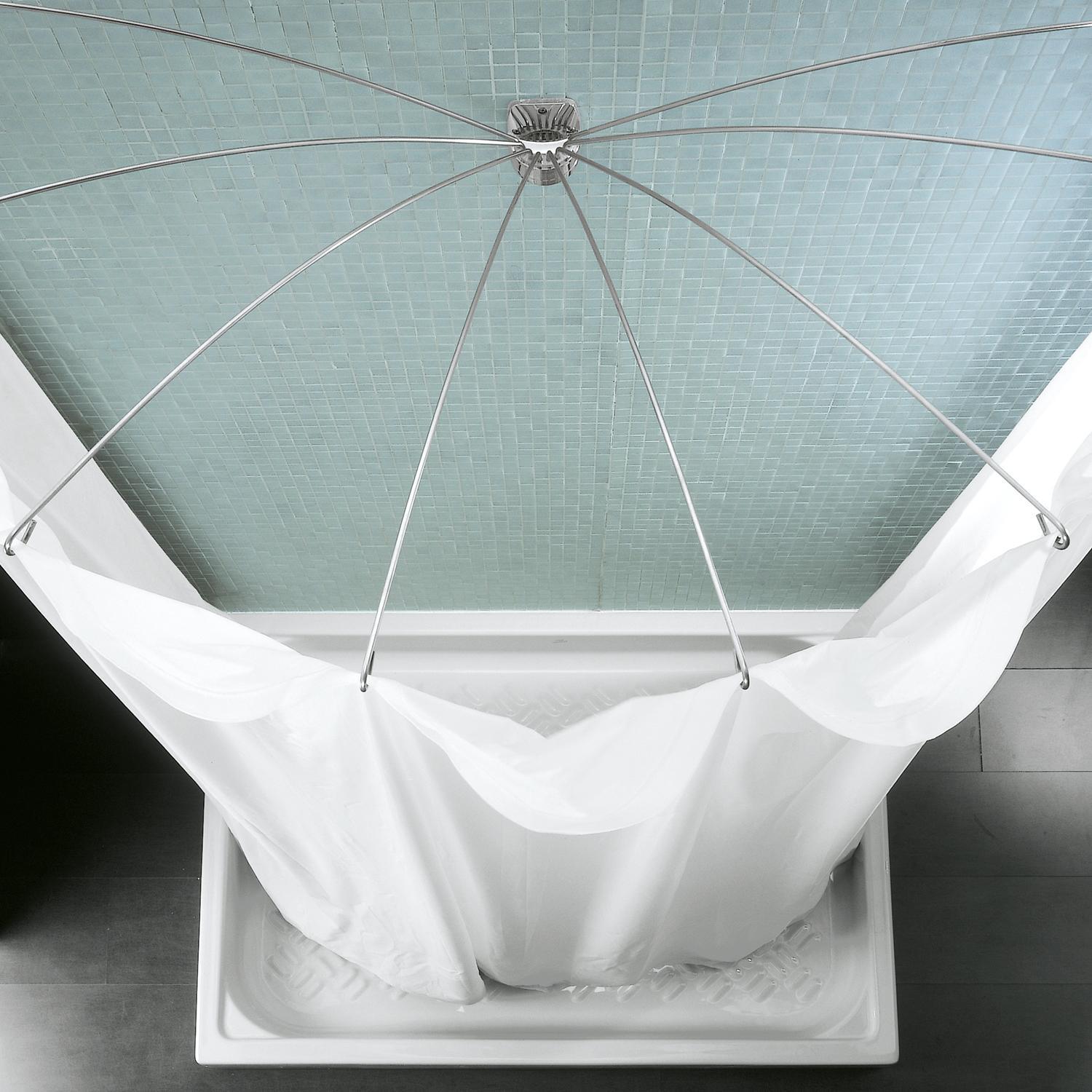 installazione pieghella GEDY in acciaio inox su doccia con braccia aperte