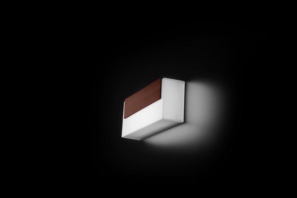effetto luce applique led lombardo su parete accesa applique parete led accesa effetto illuminazione omogenea