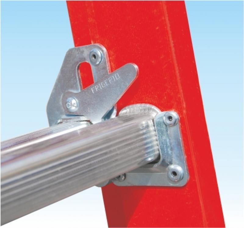 particolare box protezione antiurto montante scala vetroresina Frigerio