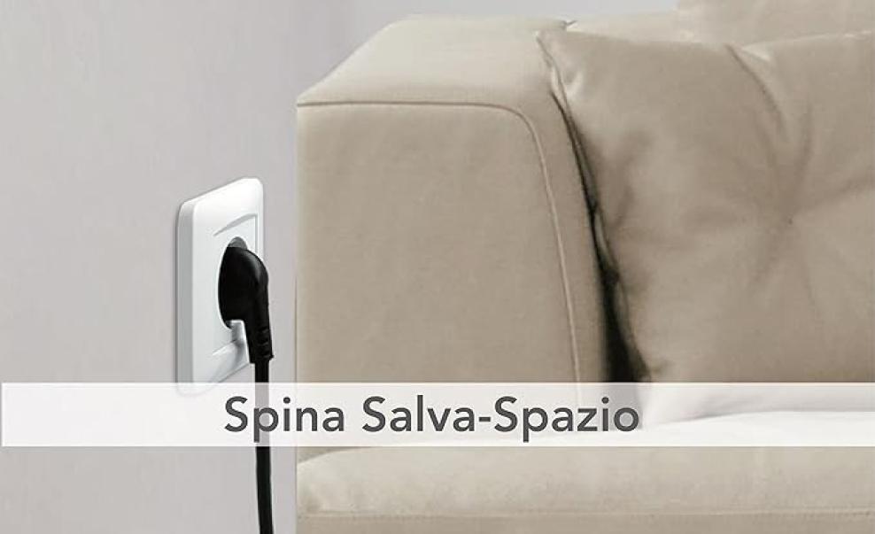prolunga elettrica bianca salva spazio installazione domestica vicino arredi