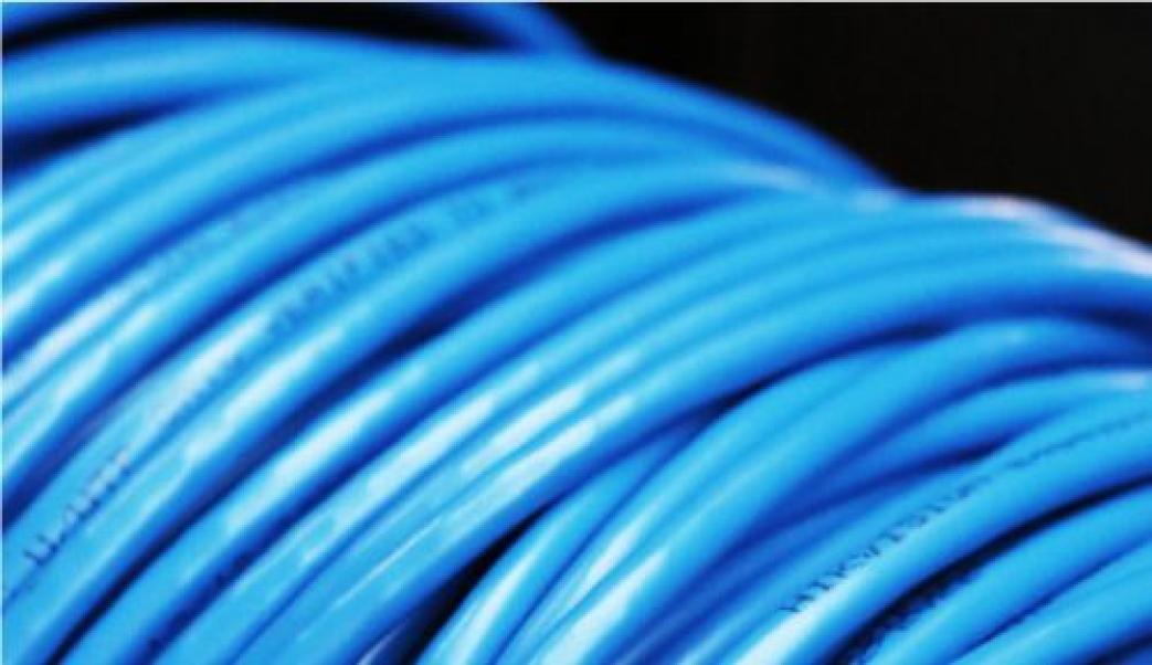 dettaglio cavo di rete blu hikvision cat6a uftp lszh ad alte prestazioni