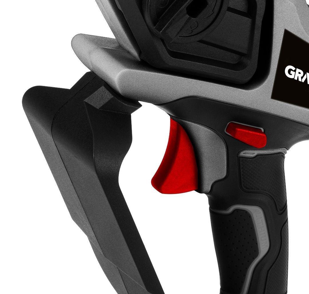 dettaglio impugnatura ergonomica mini motosega a batteria grupa topex