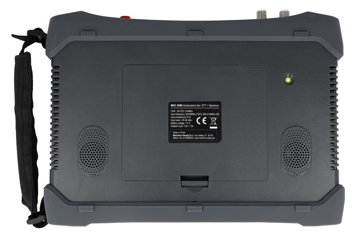 design robusto e bordo antiurto analizzatore satellitare mkc 6986 vista laterale analizzatore satellitare mkc con struttura antiurto e pulsanti funzione