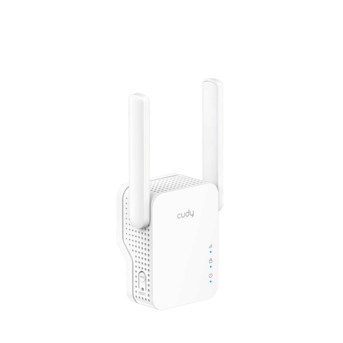Cudy WiFi Mesh N300 Range Extender installato con antenne attive Cudy estensore WiFi Mesh N300 collegato a presa muro con antenne orientabili
